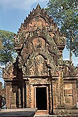 Banteay Srei temple - southern library 